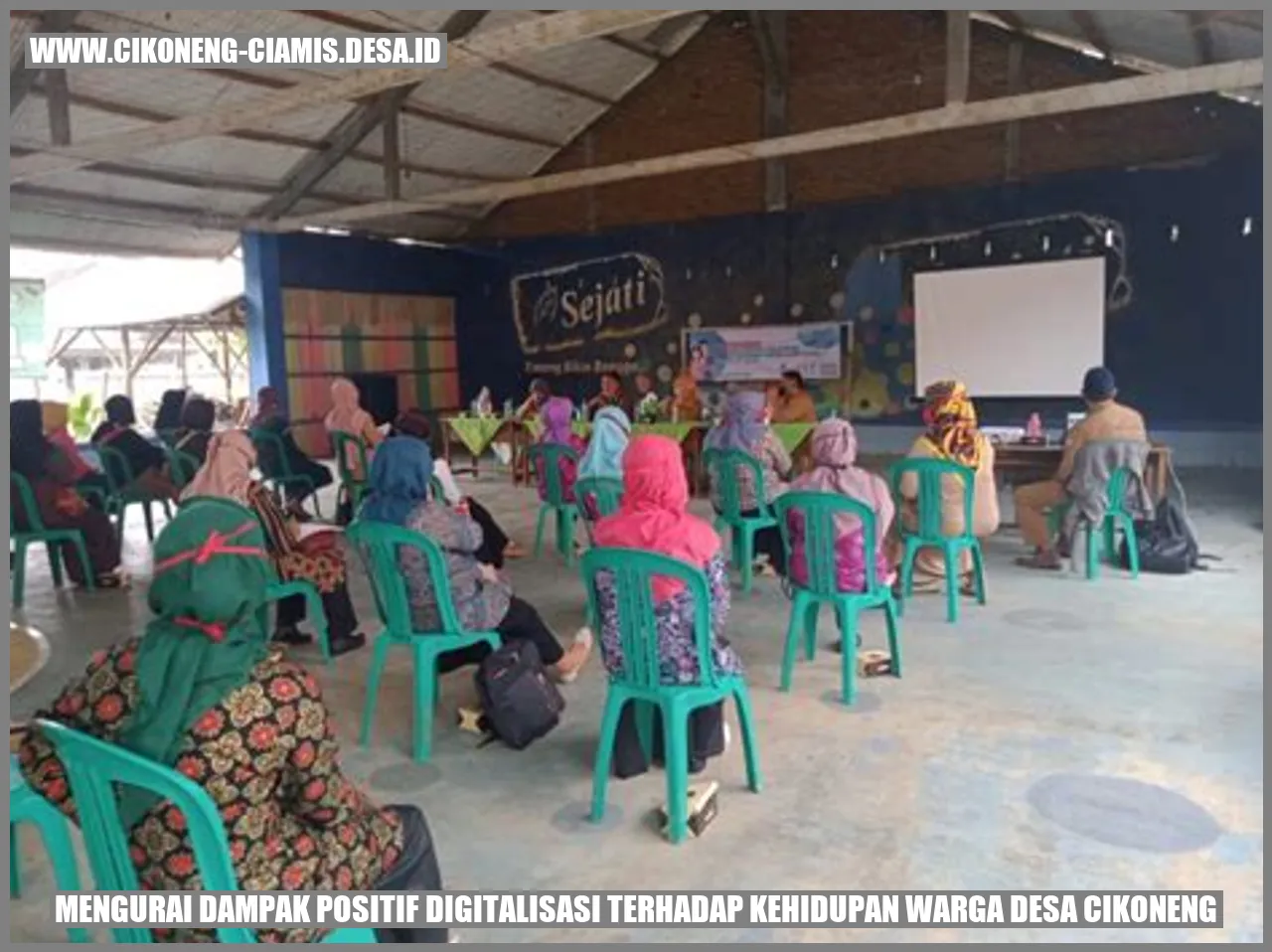 Mengurai Dampak Positif Digitalisasi Terhadap Kehidupan Warga Desa Cikoneng